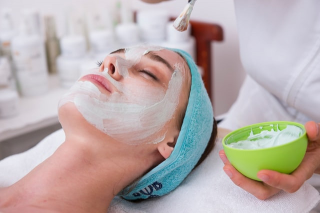 Get Younger Appearance with Facial Spa Treatment In Vancouver